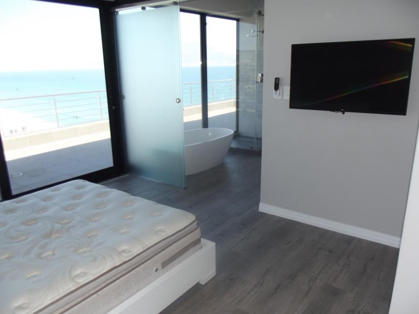 3 Bedroom Property for Sale in Bloubergrant Western Cape